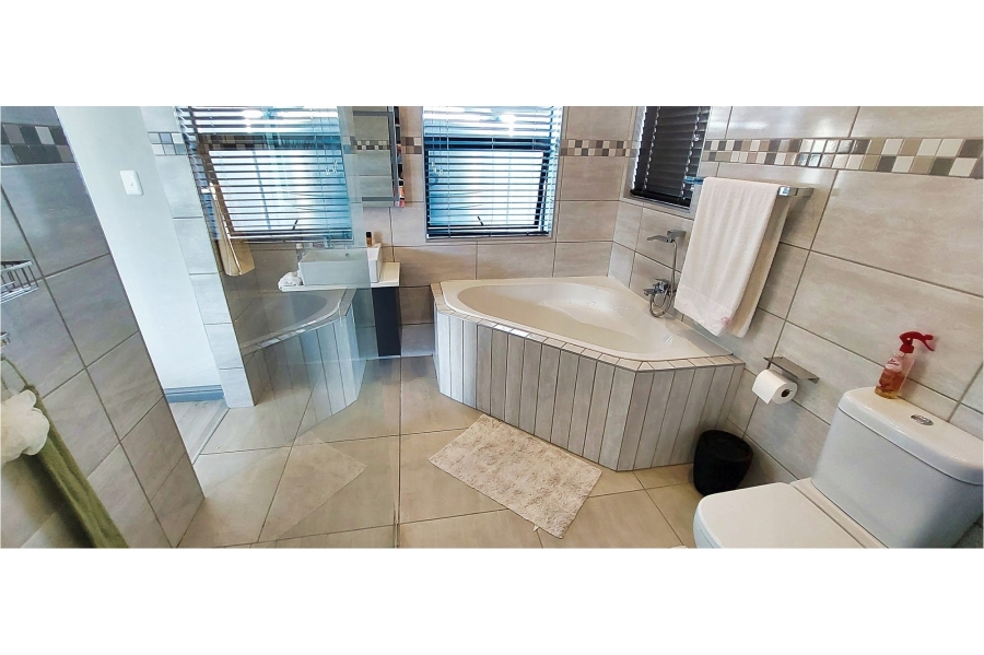 3 Bedroom Property for Sale in Blue Mountain Village Western Cape